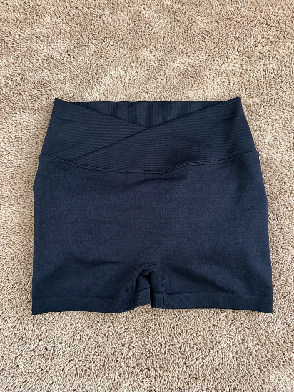 On chic small black athletic shorts